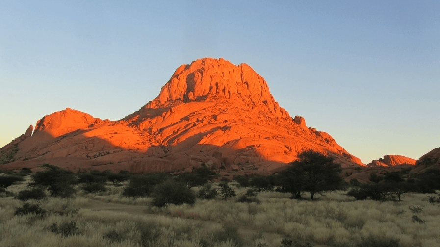 Namibie : Dunes, Montagnes et Safari Animalier